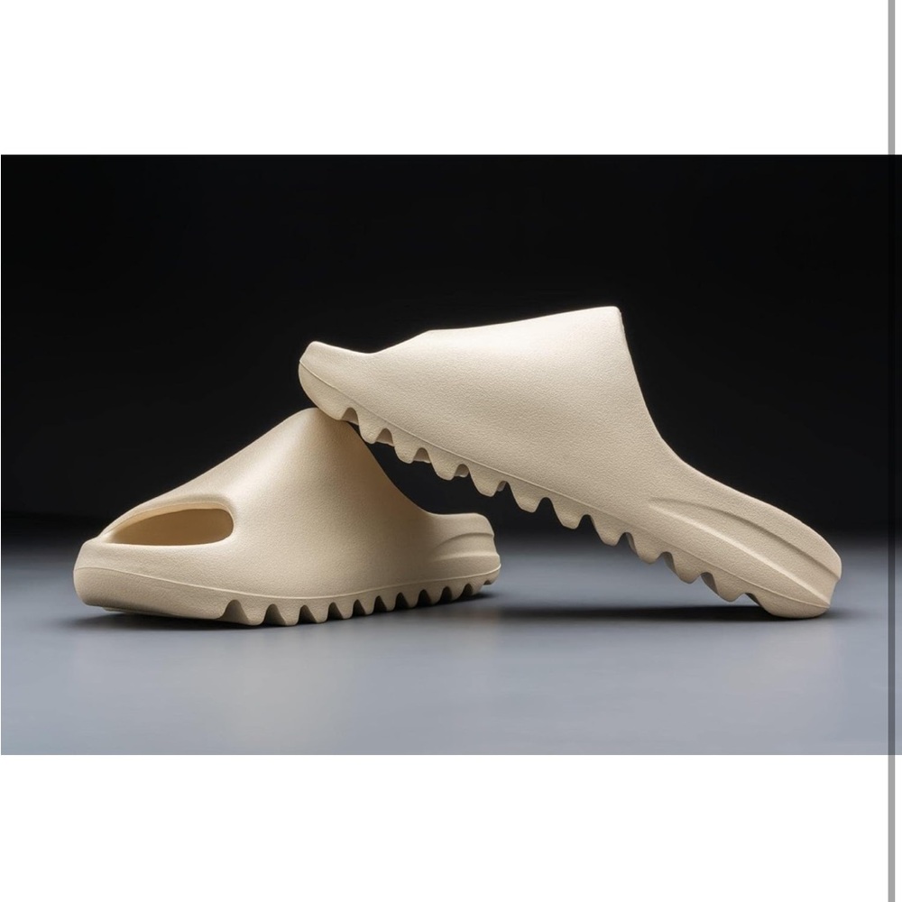 Brand New in Box, YEEZY Adidas Slide Bone Size 5
